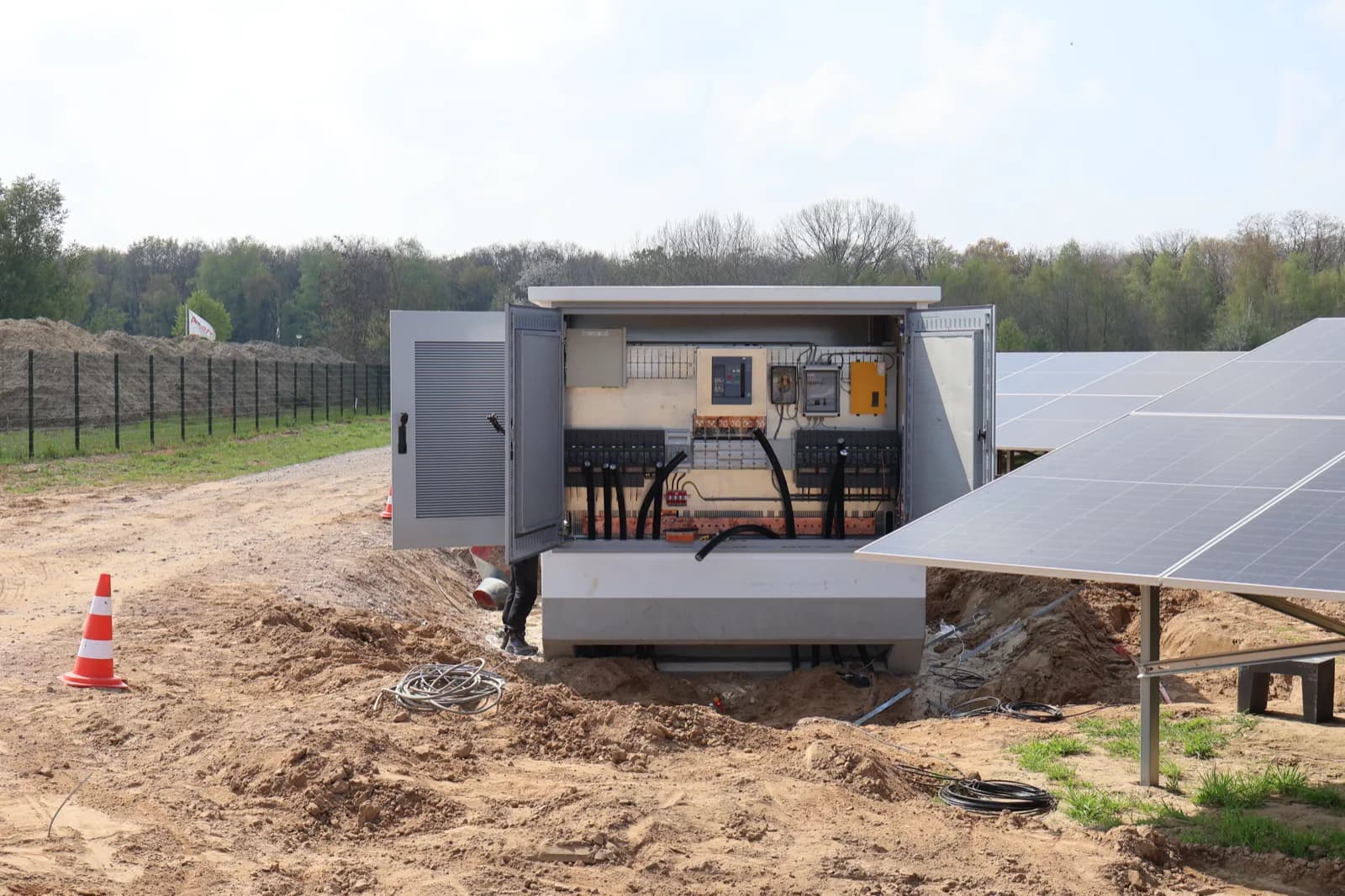 Transformatorstation in aanbouw in de M2E-hal