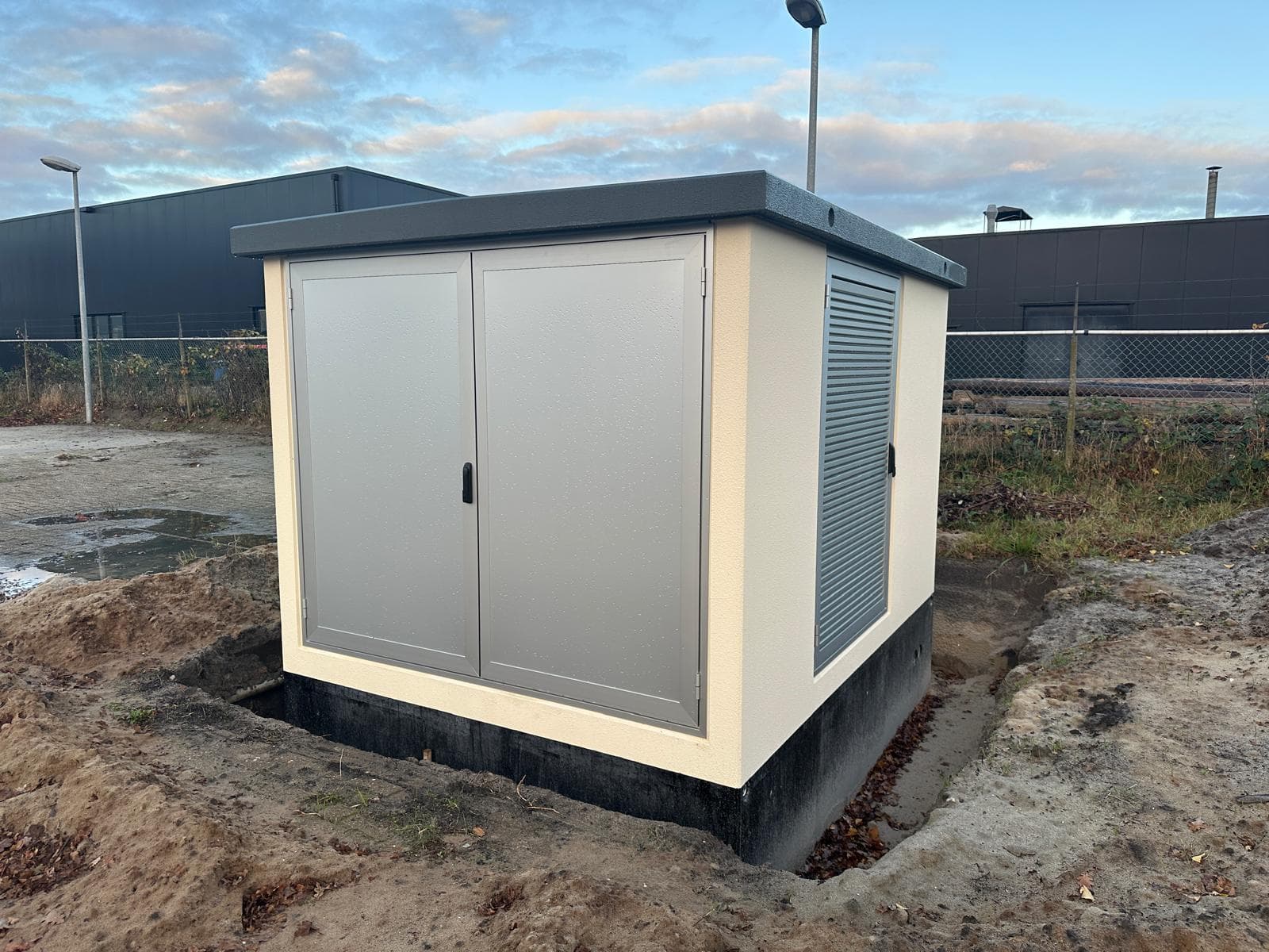 Compactstation voor zonne-energie dakproject