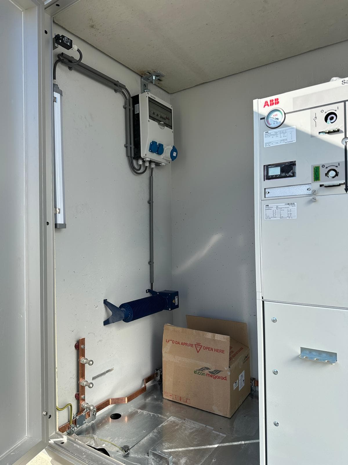 Inkoopstation en renovatie van een bestaand compactstation.